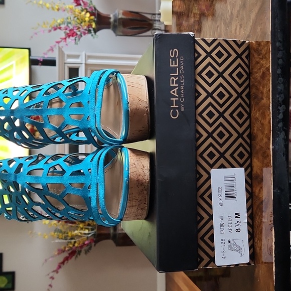 CHARLES BY CHARLES DAVID MICROSUEDE APOLLO WEDGE, BLUE, SIZE 8.5 - Picture 3 of 3